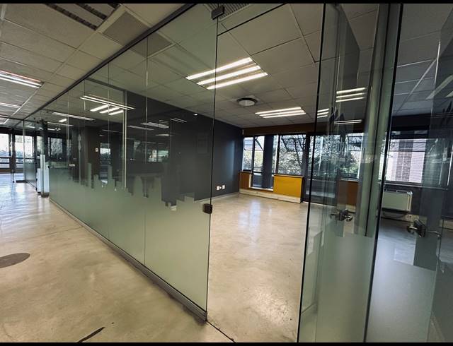 733.40M² OFFICE TO LET IN WOODMEAD